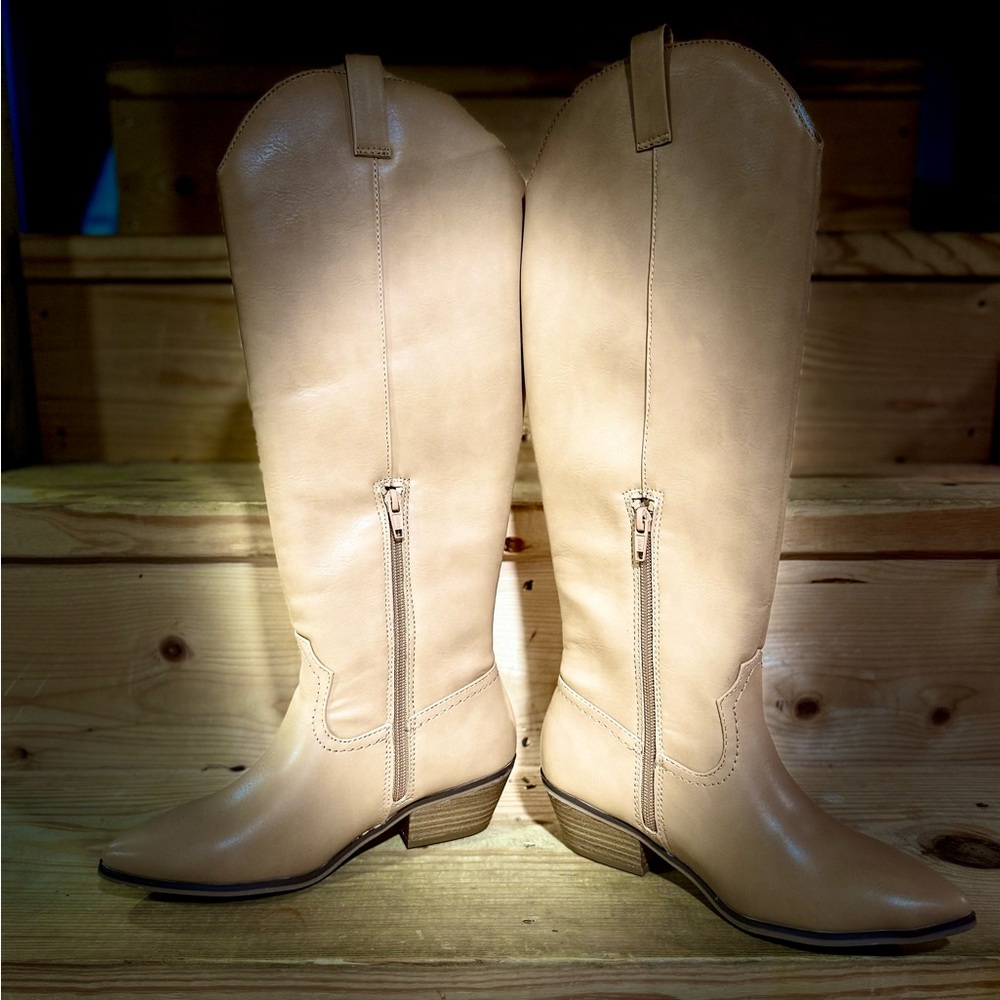 Women's size 6 Tall Tan Western Knee-High Boots - Brown / square heel